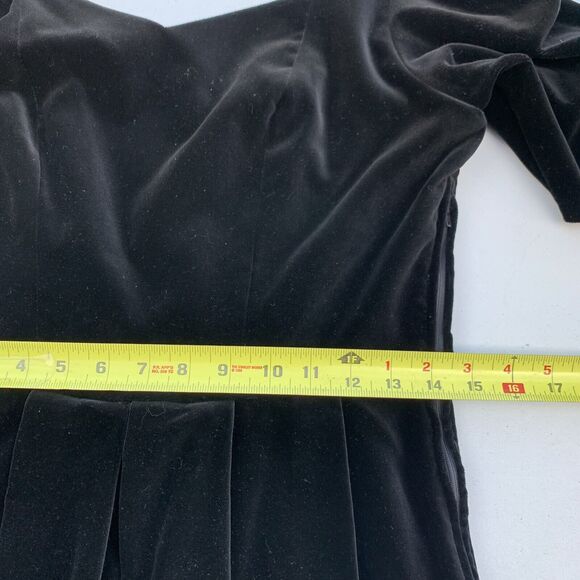 Laura Ashley Vintage Black Velvet Sweetheart Neck Evening Black Dress Size 10 - Picture 12 of 12